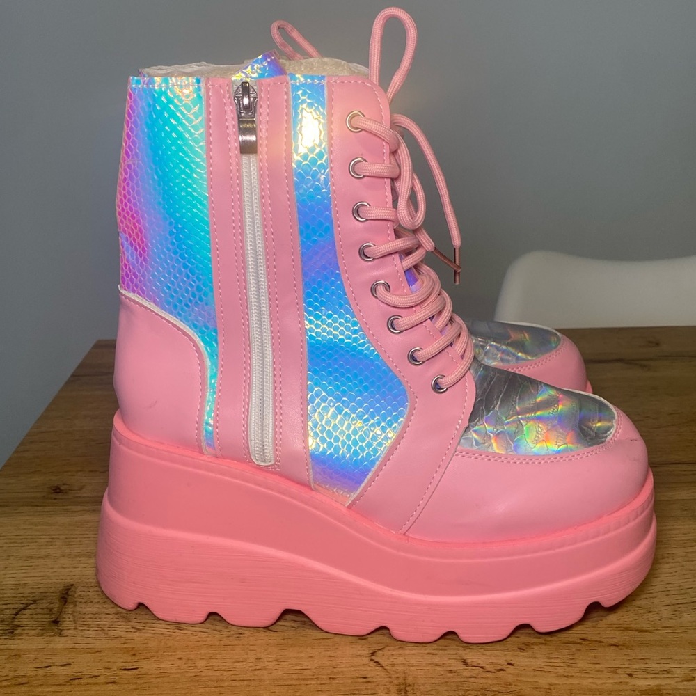 Pink Platform Combat Boots with Holographic Panels
Size 41 (EU) | 8.5